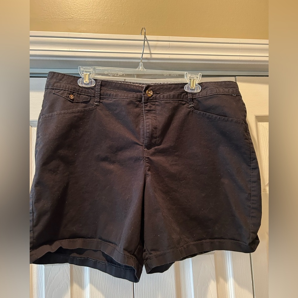 Women’s size 16 Lee natural fit shorts